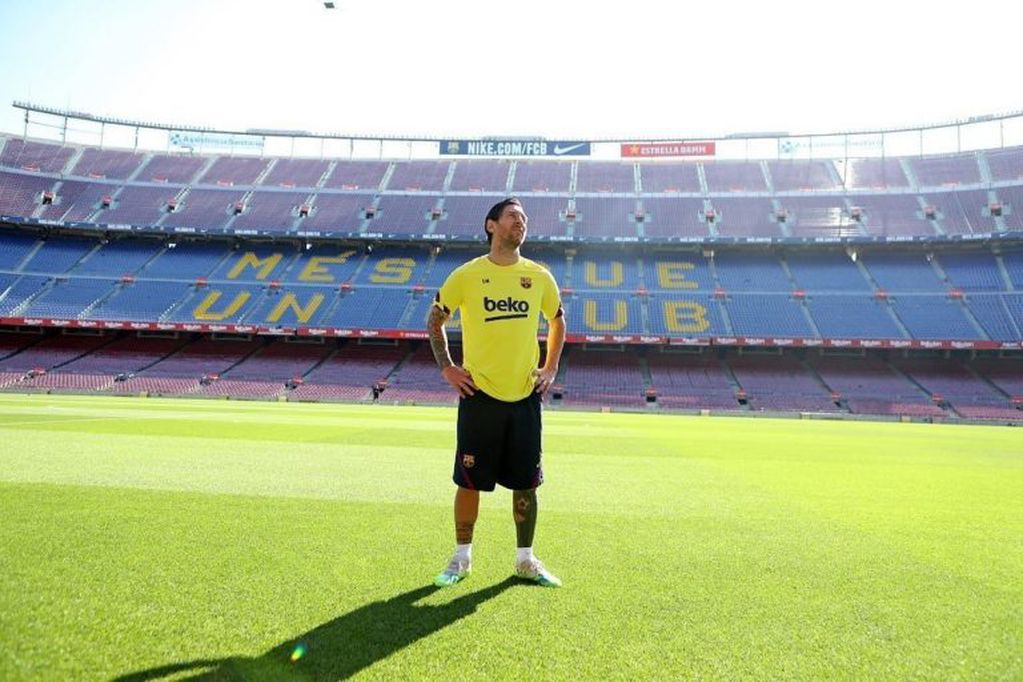 Messi volvió a pisar el césped en el entrenamiento del Barcelona en el Camp Nou: "Cómo lo extrañaba"
