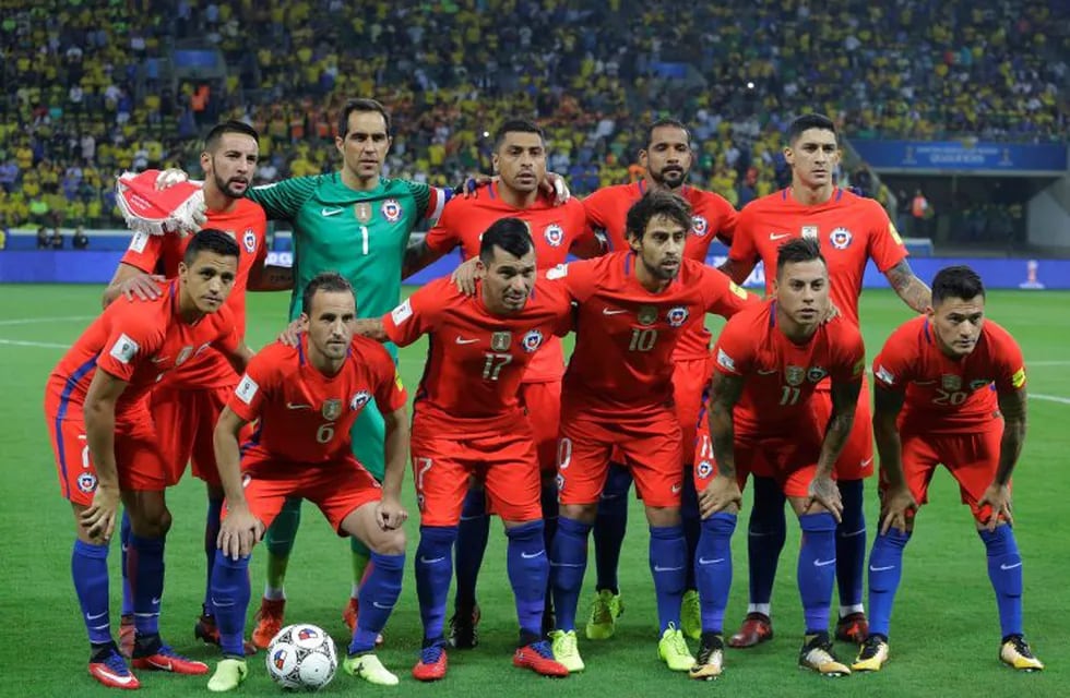 Chile's soccer team poses for a team photo prior a World Cup qualifying soccer match against Brazil in Sao Paulo, Brazil, Tuesday, Oct. 10, 2017. (AP Photo/Nelson Antoine)
