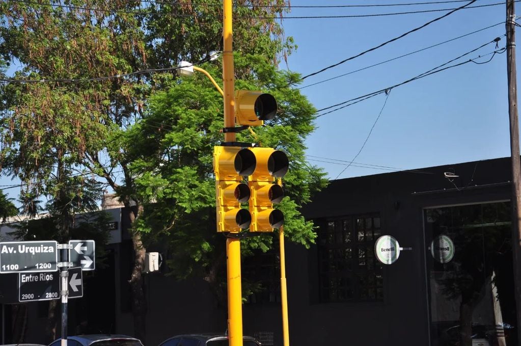 Nuevo semáforo en Urquiza y Entre Ríos