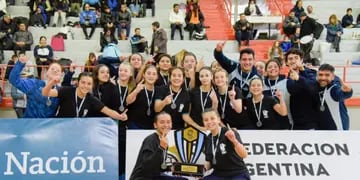 las nenas de San Luis se consagraron campeonas en el Argentino de handball menores y ascendieron