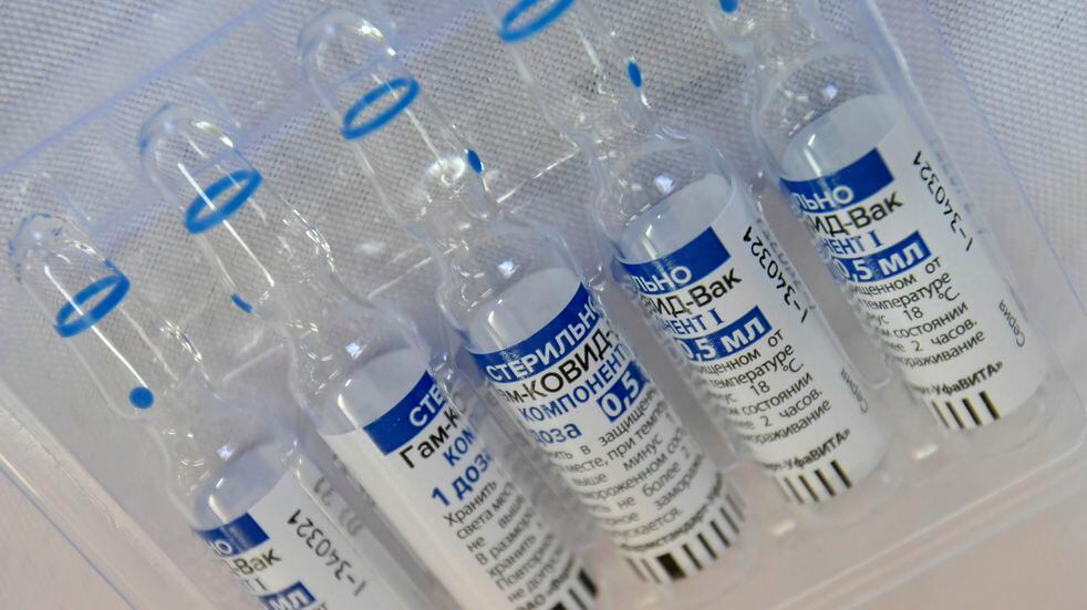 Argentina fabricó el primer lote de vacunas Sputnik V: las dosis serán evaluadas en Rusia