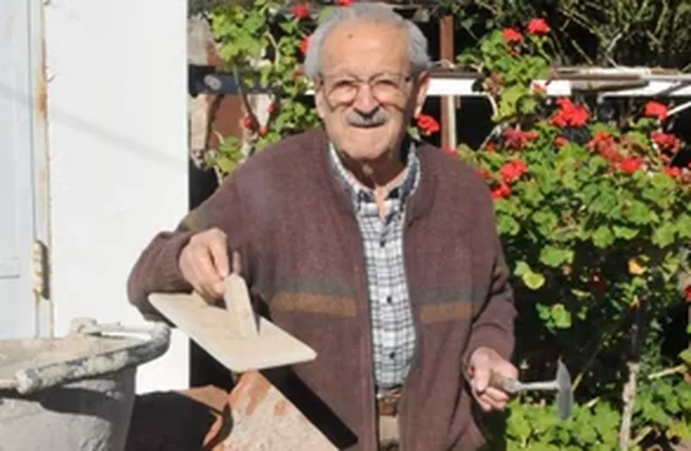 Enrique Pocchettino, el santarroseño de 93 años que sigue trabajando.