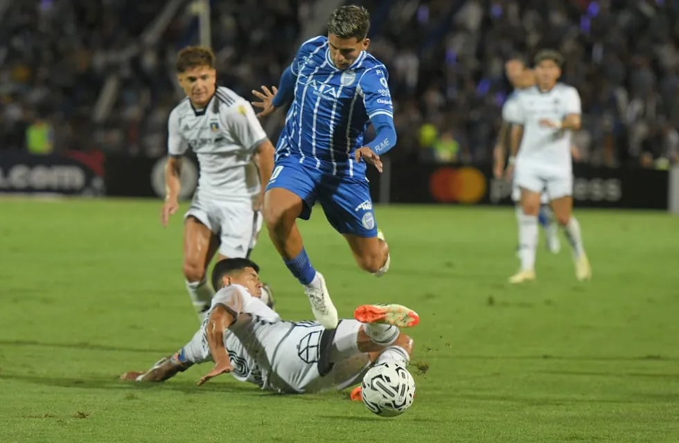 Godoy Cruz enfrenta a Colo Colo por la Fase 2 de la Copa Libertadores / Ignacio Blanco.