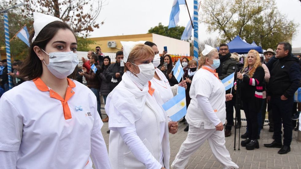 Desfile 25 de Mayo en Arroyito Enfermeras