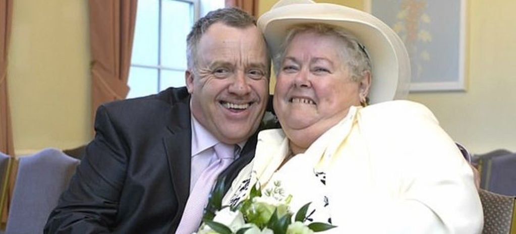En Reino Unido, un hombre dejó a su esposa para casarse con su suegra