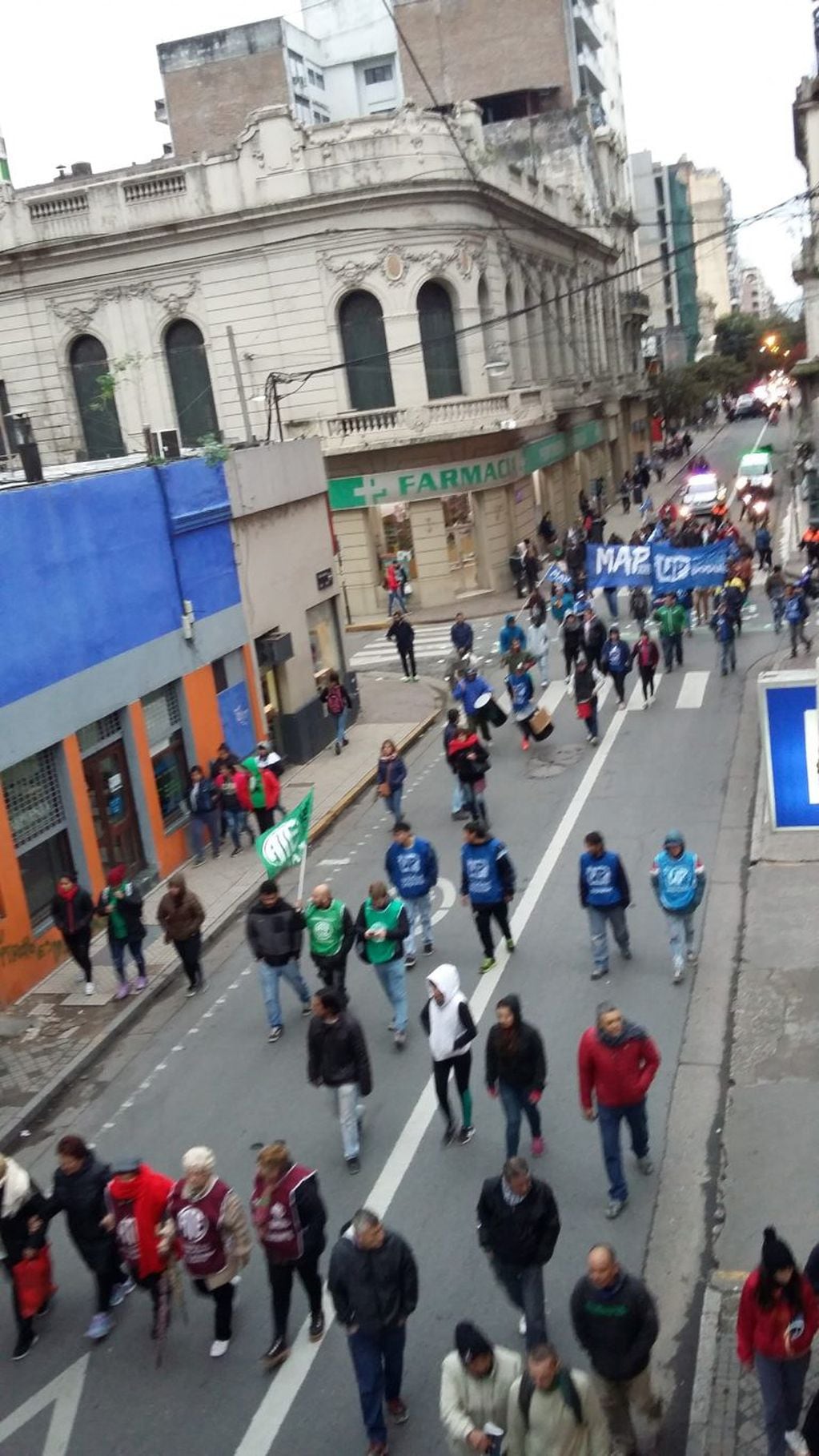 Paso de la Marcha Federal por Rosario.