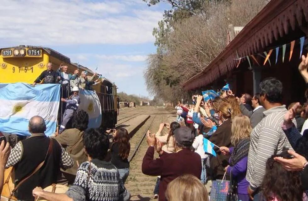 La situación actual recuerda a lo sucedido en 1993, cuando despidieron a 30 trabajadores ferroviarios de la estación Frías.