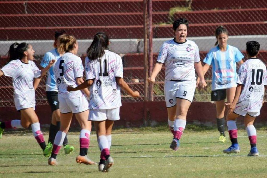Pink vencieron en semi de Copa Mendoza a Atlético Argentino.