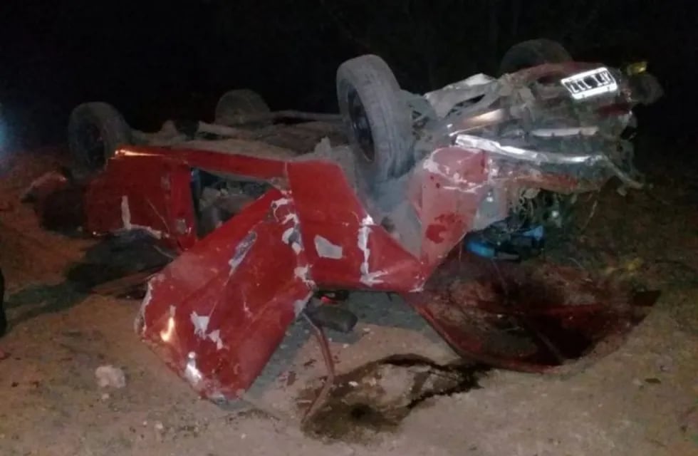 El Ford Falcon destruido y la preja hospitalizada. Foto: Gentileza
