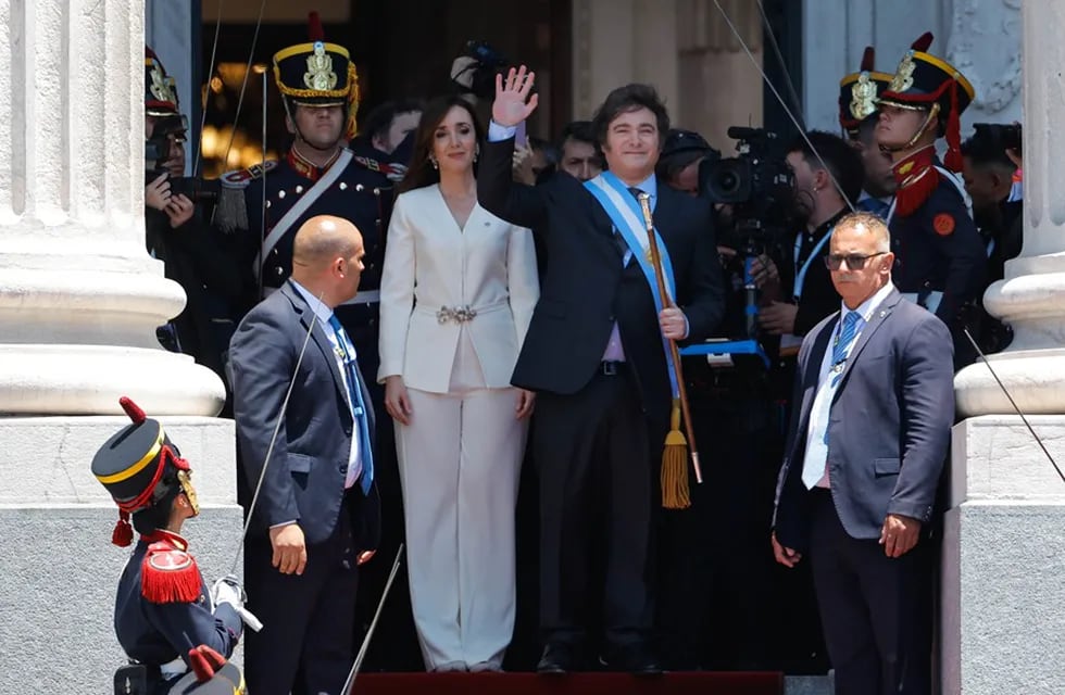Javier Milei, flamante presidente argentino, acompañado de su vicepresidenta, Victoria Villarruel.