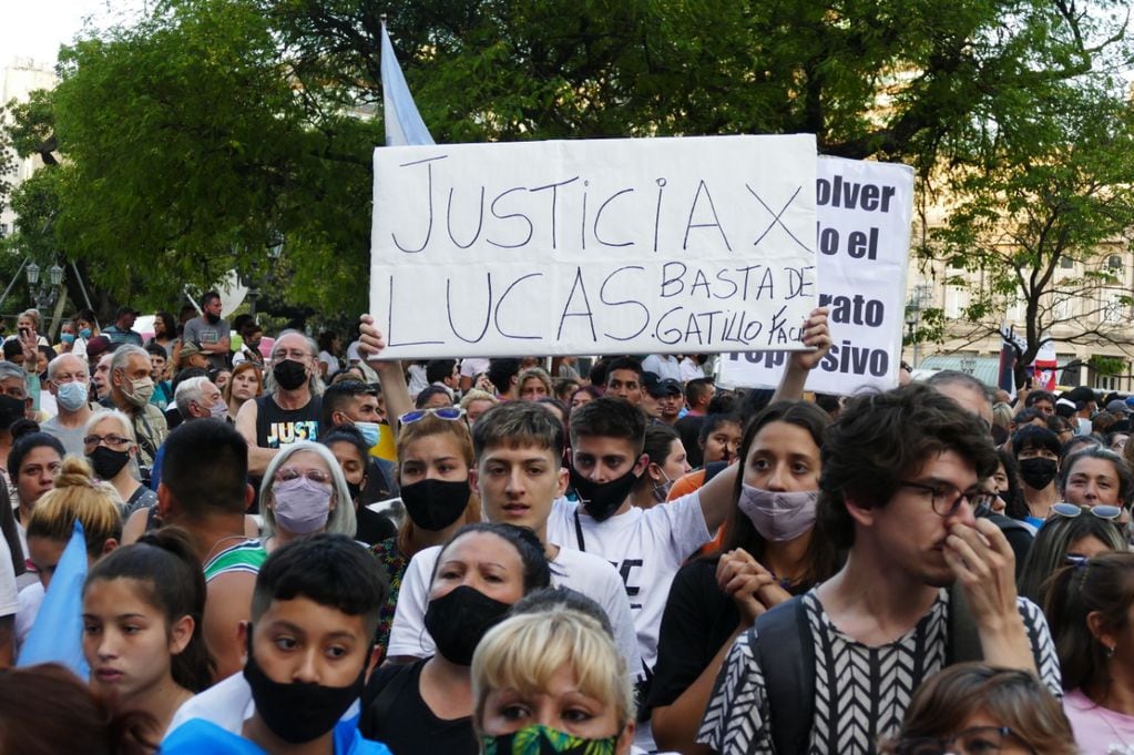 Realizaron una marcha para pedir justicia por Lucas González