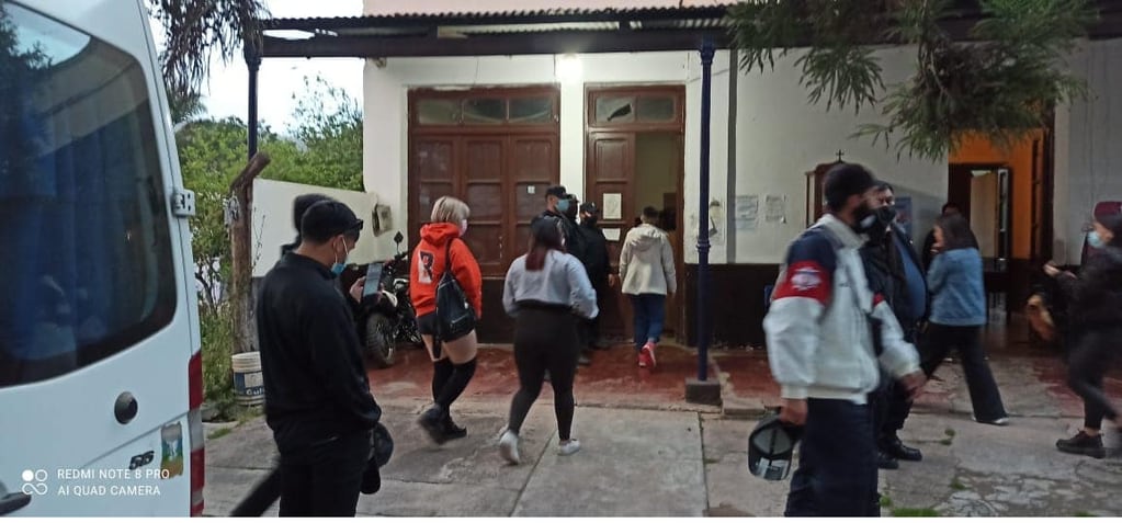 Según la Policía, "turistas de Salta, Catamarca, Córdoba y Suiza llegaron exclusivamente a la provincia para participar de la fiesta" clandestina desbaratada en Jujuy.