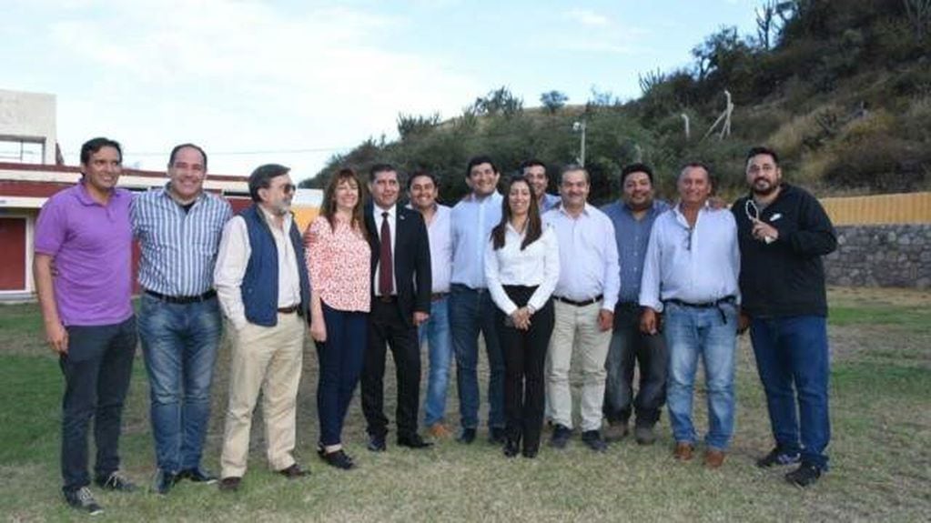 Intendentes reunidos con el gobernador Sergio Casas