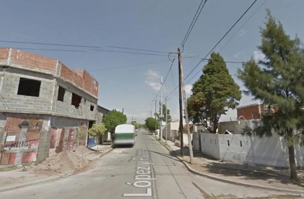 Luis Toledo fue alcanzado por una bala en medio de un tiroteo entre bandas en barrio Colonia Lola.