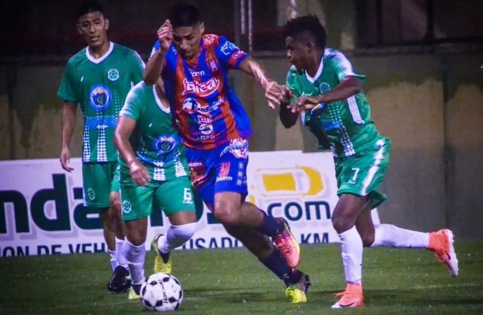 Villa San Antonio vs Juventud Unida de Trancas.