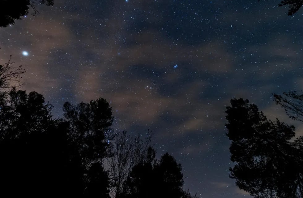 La mágica noche estrellada acabó con unas impactantes visitas en el cielo de Berisso.
