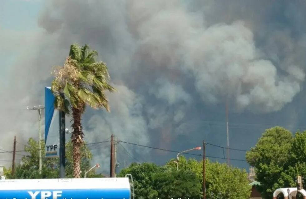 Alerta en Sur, el fuego llega hasta los límetes de la ciudad de Monte Comán.