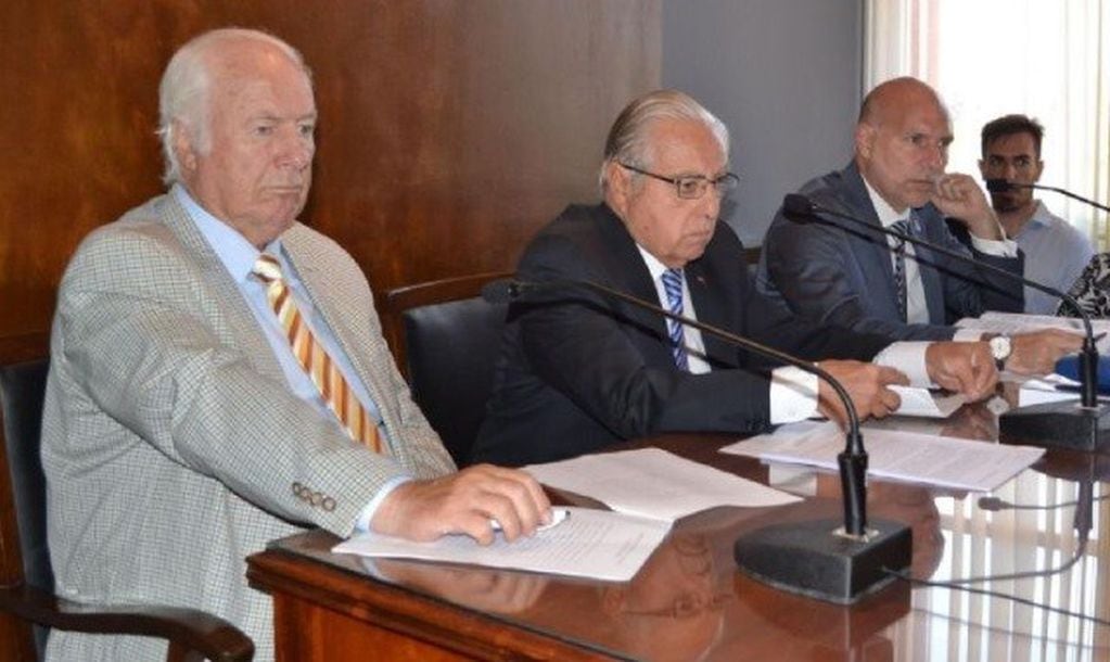 En la audiencia estuvieron los tres ministros de la Corte que componen la sala: Dalmiro Garay, Julio Gómez y Pedro Llorente.