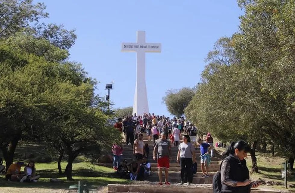 Vía Crucis en el Cerro de la Cruz.