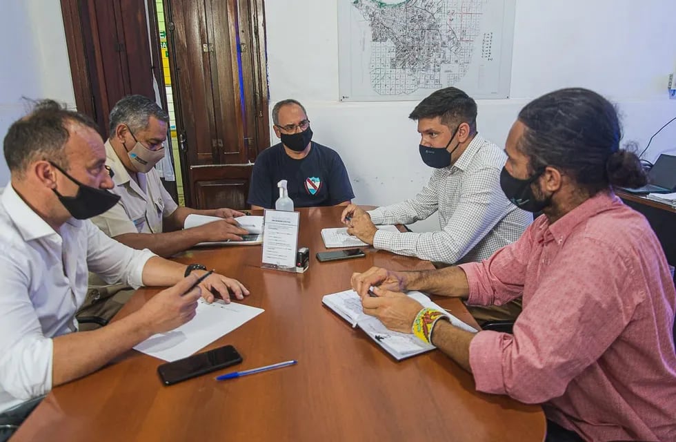 Trabajan en la prevención de nuevos incendios en islas y áreas vulnerables