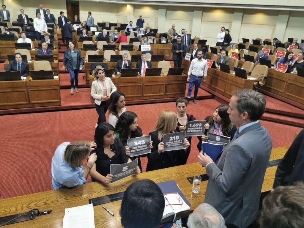 Tensión en el Congreso chileno. (la tercera)