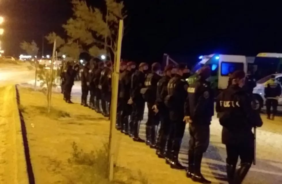 Desactivan fiesta clandestina y se procede a Clausurar el Parador Chapas (ex La Barra) (foto: gentileza Radio Comunidad Claromecó)