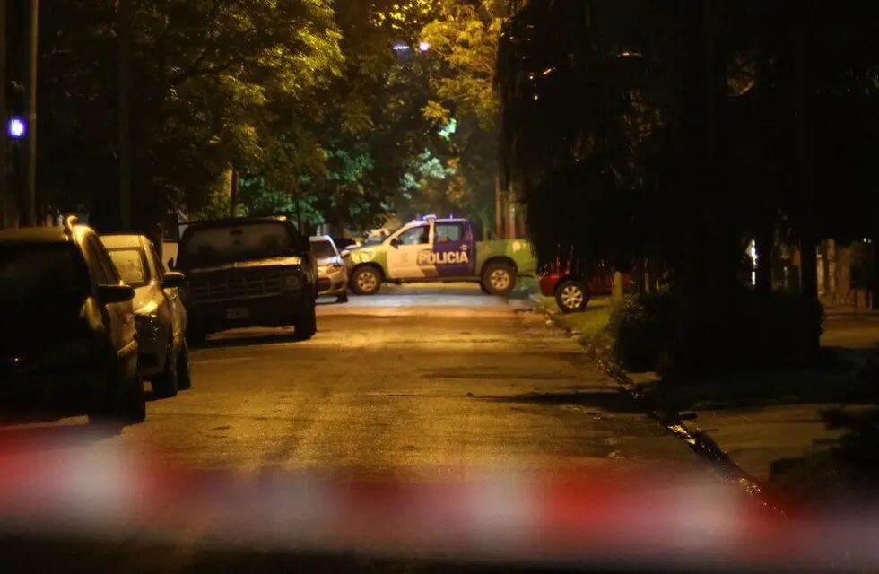 Un policía retirado fue asesinado delante de su esposa en Lanús