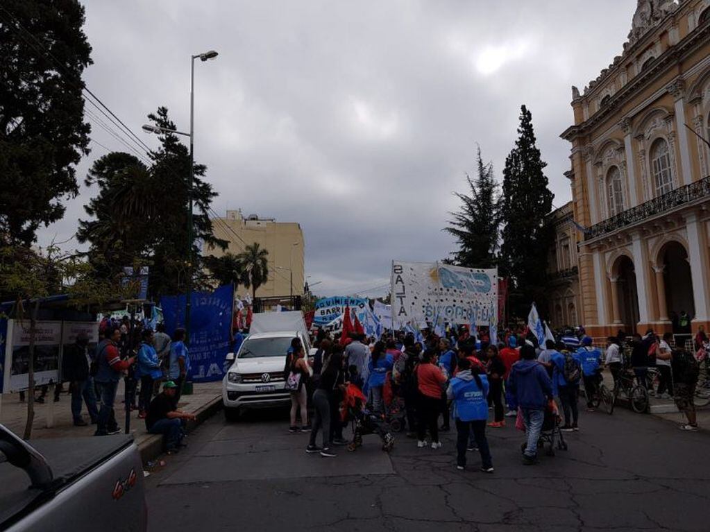 Manifestantes durante el paro nacional en Salta. (Vía Salta)
