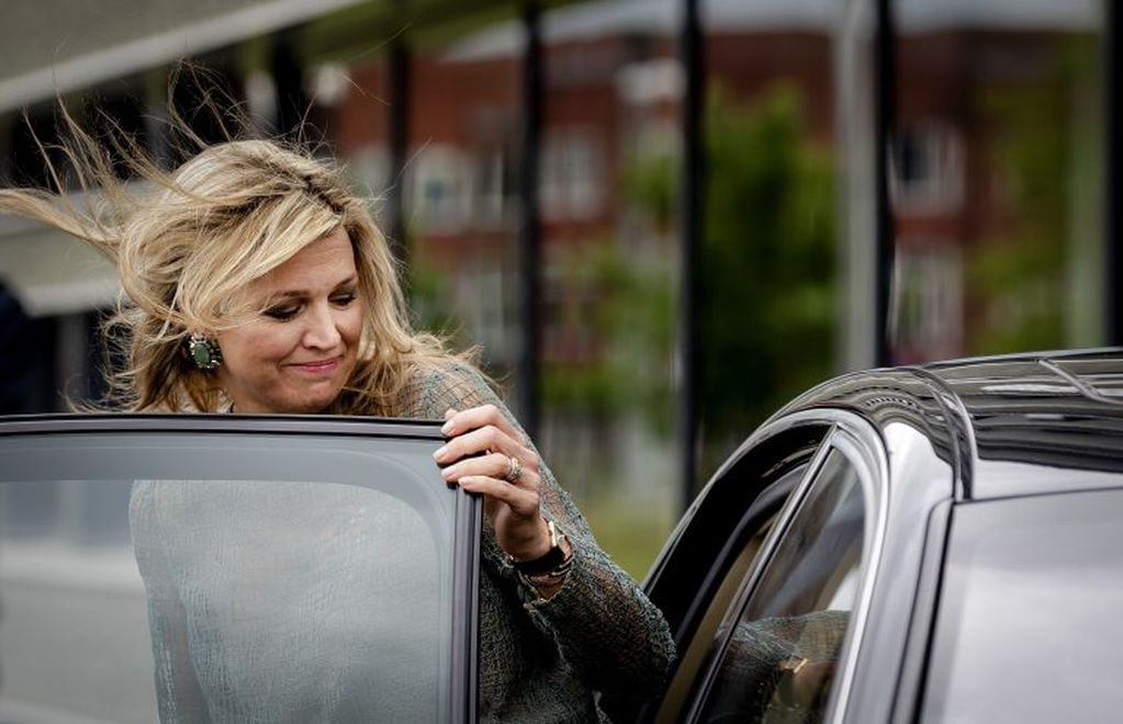 Dutch Queen Maxima leaves after giving a statement about her sister Ines Zorregu during a work visit in Groningen, The Netherlands, on June 19, 2018.  
It was here first appearance after her sister died.  / AFP PHOTO / ANP / Robin van Lonkhuijsen / Netherlands OUT