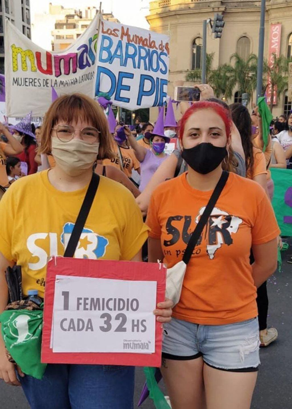 Cientos de personas se movilizaron en las calles céntricas de Córdoba para pedir el fin de la violencia contra la mujer.