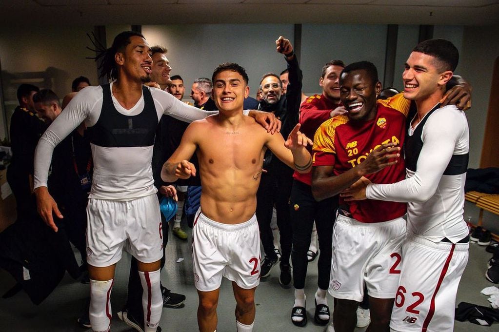 Paulo Dybala celebra el pasaje a la final de la Roma (Prensa Roma)