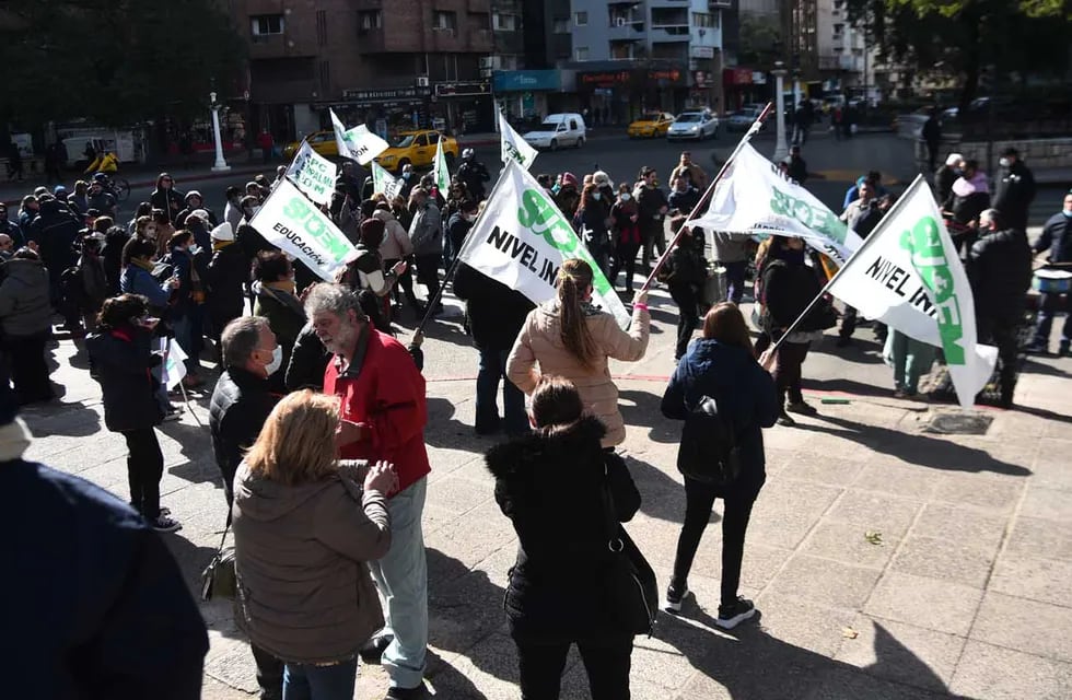 Protesta del Suoem en la Municipalidad de Córdoba. (Pedro Castillo)