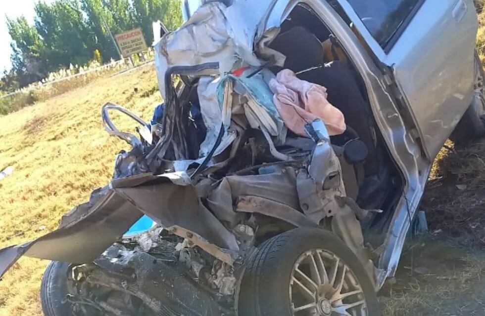 Una mujer de 42 años murió tras chocar de frente contra un camión en San Carlos. Foto: Prensa Ministerio de Seguridad de Mendoza.