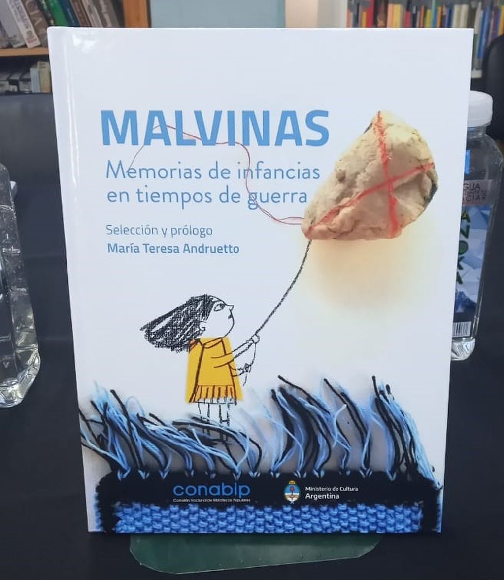 Con motivo de celebración por el 152° aniversario de la CONABIP, se presentó el libro "Malvinas: memorias de infancias en tiempos de guerra".