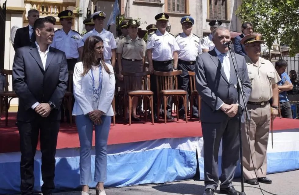Jaldo participó en la asunción del nuevo comandante de Gendarmería Nacional. (Twitter @OsvaldoJaldo)