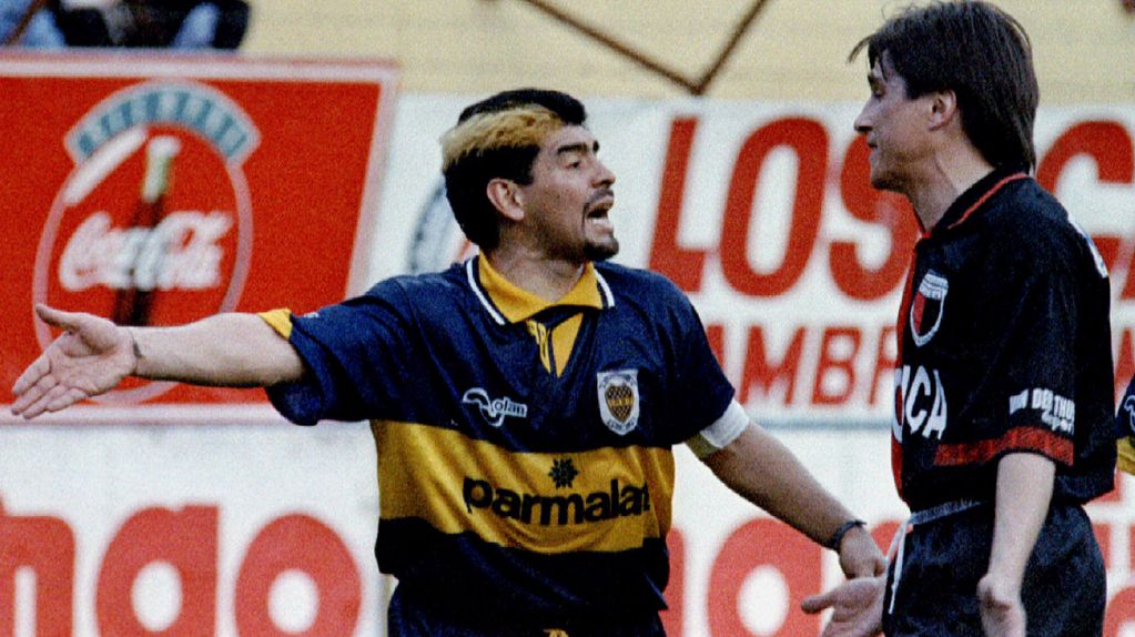 Maradona y Toresani se pelearon todo el partido en 1995. Luego Diego lo invitaría a boxear a su casa. / archivo