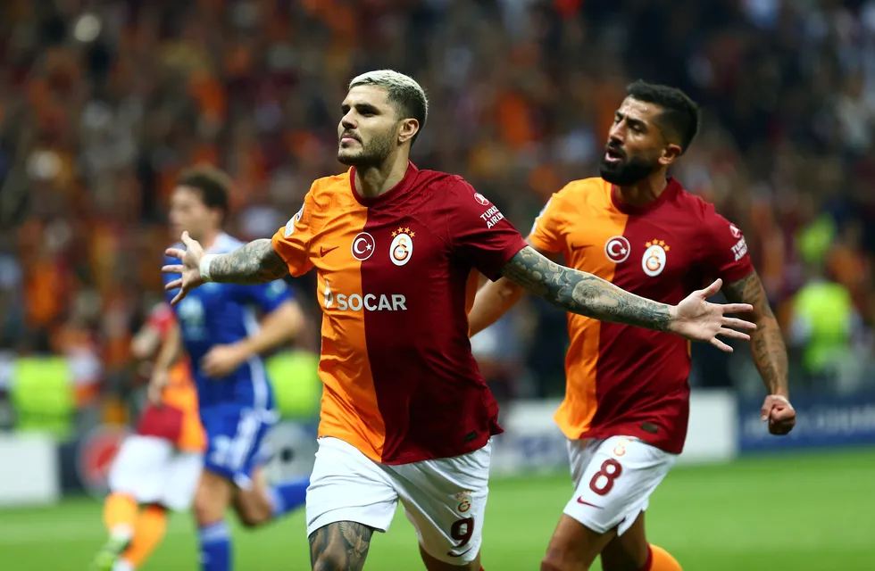 Mauro Icardi, de penal, abrió la cuenta en la victoria del Galatasaray frente al Molde de Noruega para clasificar a la etapa principal de la Champions. (AP)