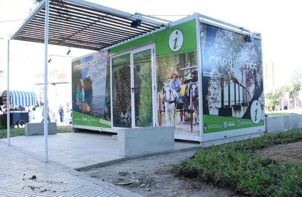 Se inauguró un Centro de Informes Turísticos en la Plaza Vera