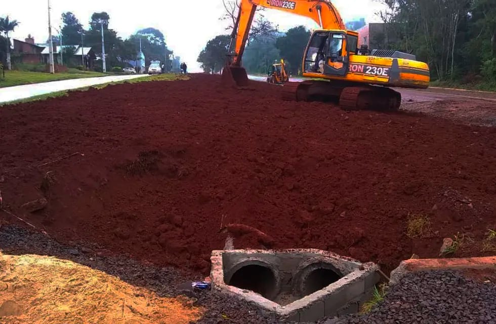 Oberá: avanza la ejecución de obras de pavimentación e instalaciones de cañería pluvial