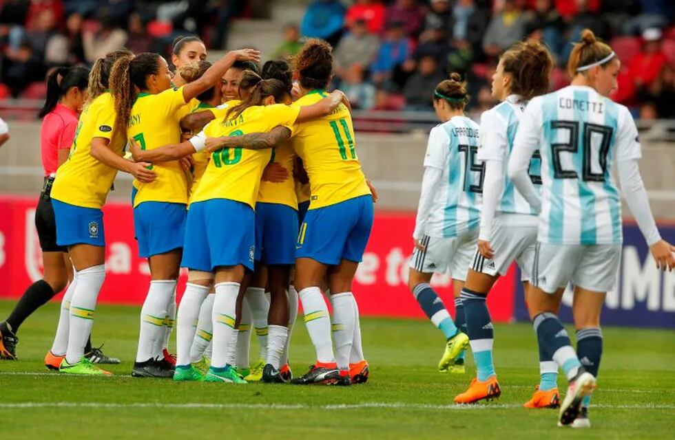 Argentina cayó 3-0 ante Brasil, pero mantiene las chances de ir al Mundial Francia 2019. (Foto: AFP PHOTO / CLAUDIO REYES)