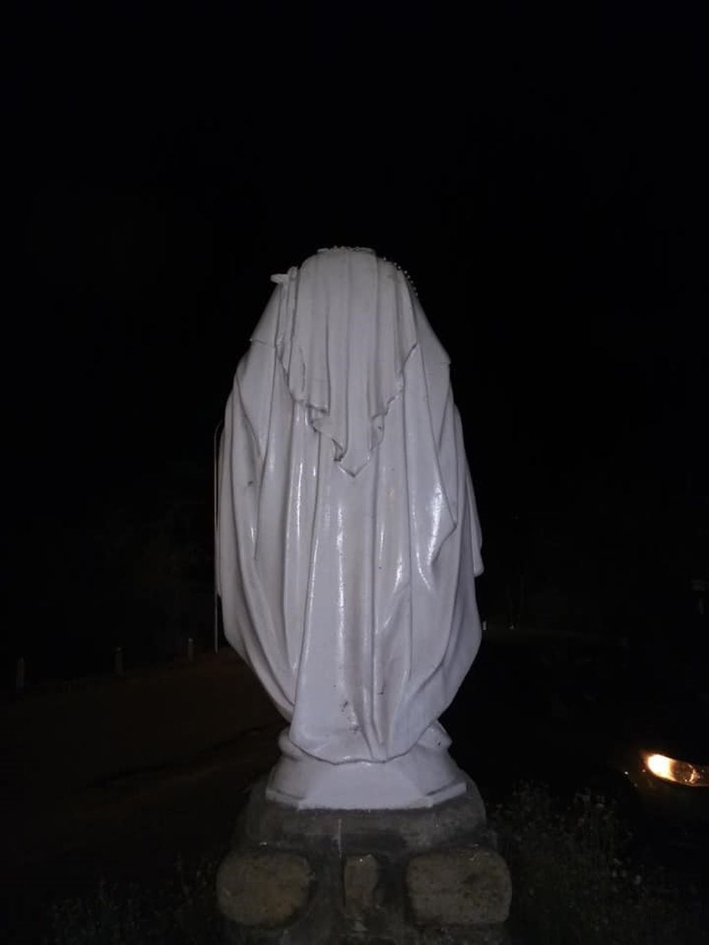 Decapitaron una imagen de la Virgen en un pueblo salteño. (Facebook Parroquia La Caldera)
