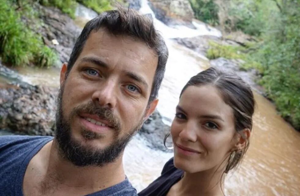 José Bianco, periodista de TN, junto a su novia en la Selva Misionera, uno de los destinos que puede convertirse en una de las 7 Maravillas Naturales.