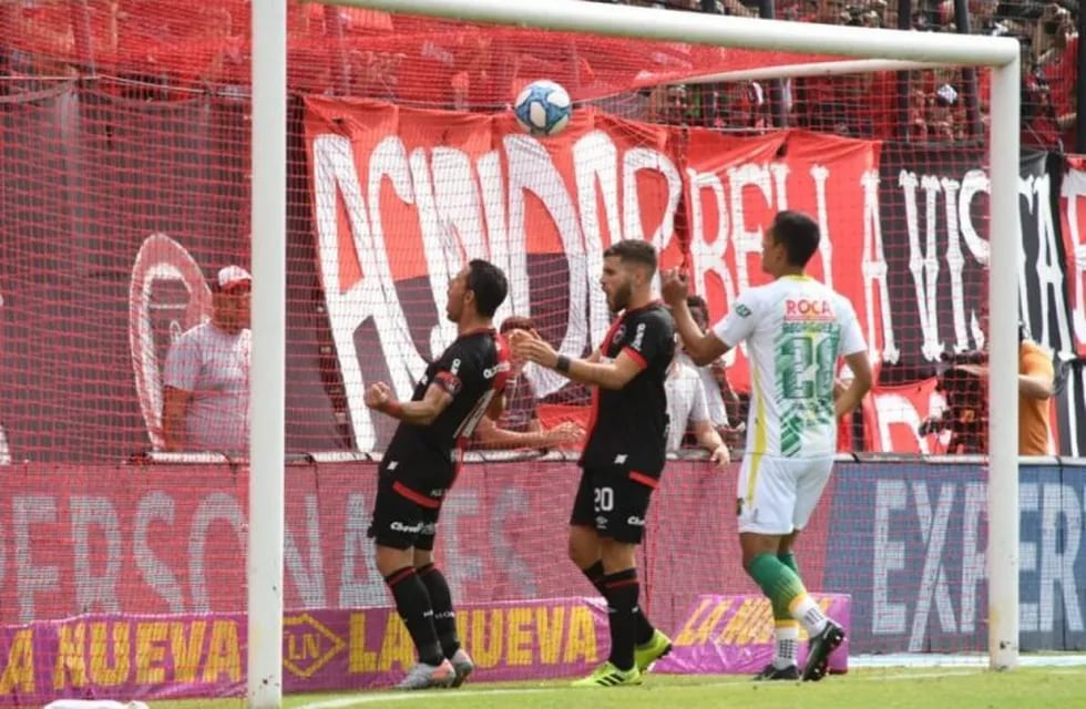 Maxi Rodríguez marcó el primer gol rojinegro. (@canoboficial)