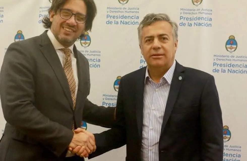 El ministro de Justicia de la Nación Germán Garavano y Alfredo Cornejo en coincidencia con el proyecto para que los jueces paguen Impuesto a las Ganancias.