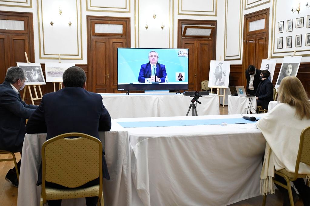 El presidente Aníbal Fernández realizó el anuncio de ampliación de obras para el sistema de salud en una reunión virtual.