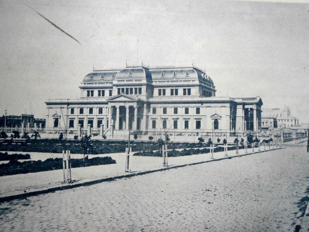 Palacio Legislativo provincial en la Ciudad de La Plata a fines del siglo XIX (Municipalidad de La Plata)