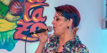La cantante Perla Farías
