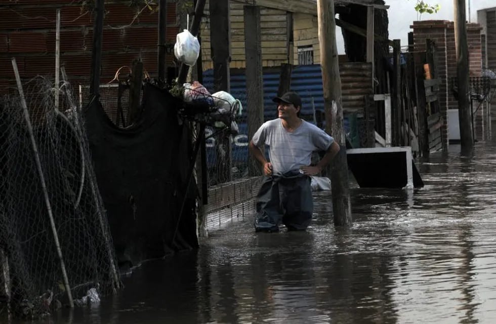 La Plata: Casi un centenar de personas permanece evacuada por las intensas lluvias. (Foto: Eva Cabrera/telam/dpa)
