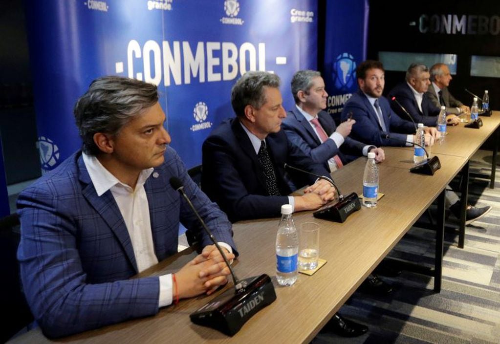 El presidente de River en una reunión de Conmebol (Foto: REUTERS/Jorge Adorno)