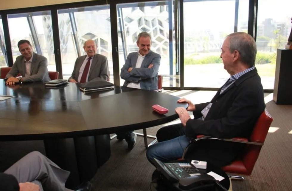 El CEO de Flybondi se reunió con Schiaretti.